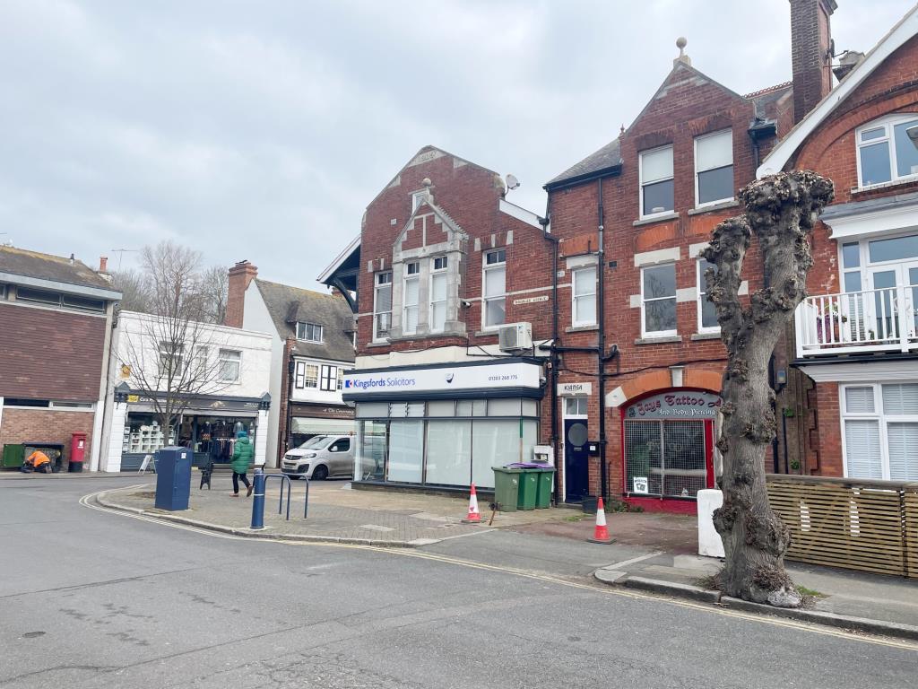 Lot: 58 - FREEHOLD COMMERCIAL INVESTMENT PLUS GROUND RENTS - General view